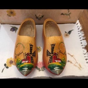 HAND PAINTED WOODEN SHOES FROM HOLLAND